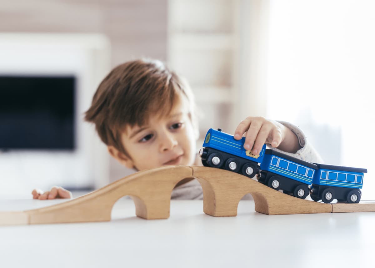 Inspektion von Holzspielzeug — product quality control inspection